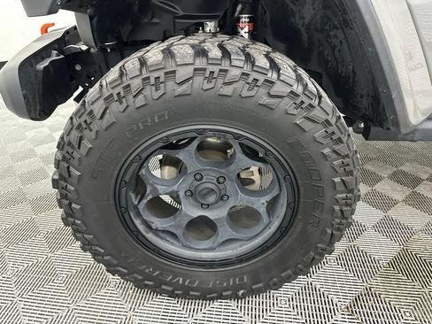 Used 2021 Jeep Gladiator Mojave AWD/4WD image 11