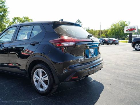 Used 2022 Nissan Kicks S FWD image 19