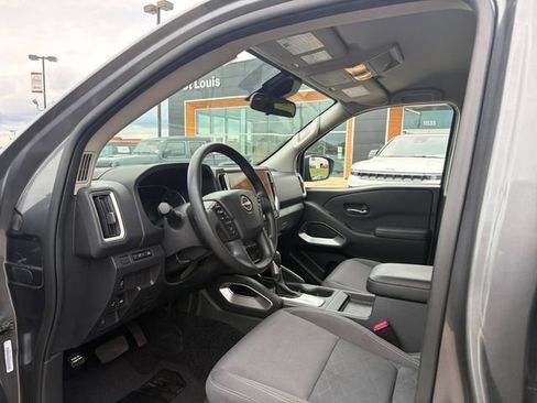 Used 2025 Nissan Frontier SV AWD/4WD image 21