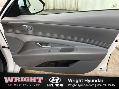 Certified 2023 Hyundai Elantra SEL w/ Convenience Package image 17