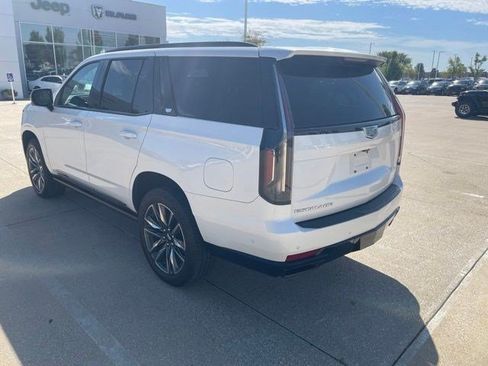 Used 2021 Cadillac Escalade Sport w/ Driver Assist Tech Package AWD/4WD image 9