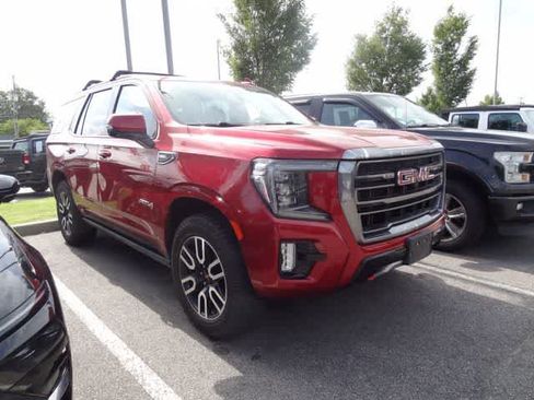 Used 2021 GMC Yukon AT4 w/ Technology Package AWD/4WD image 3