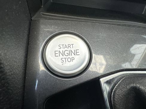 Certified 2022 Volkswagen Tiguan SE image 29