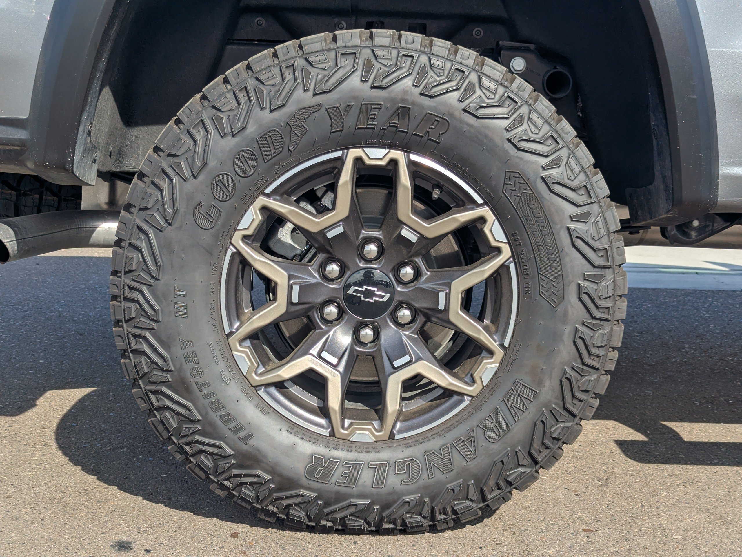 Certified 2026 Chevrolet Colorado ZR2 w/ Technology Package AWD/4WD image 52