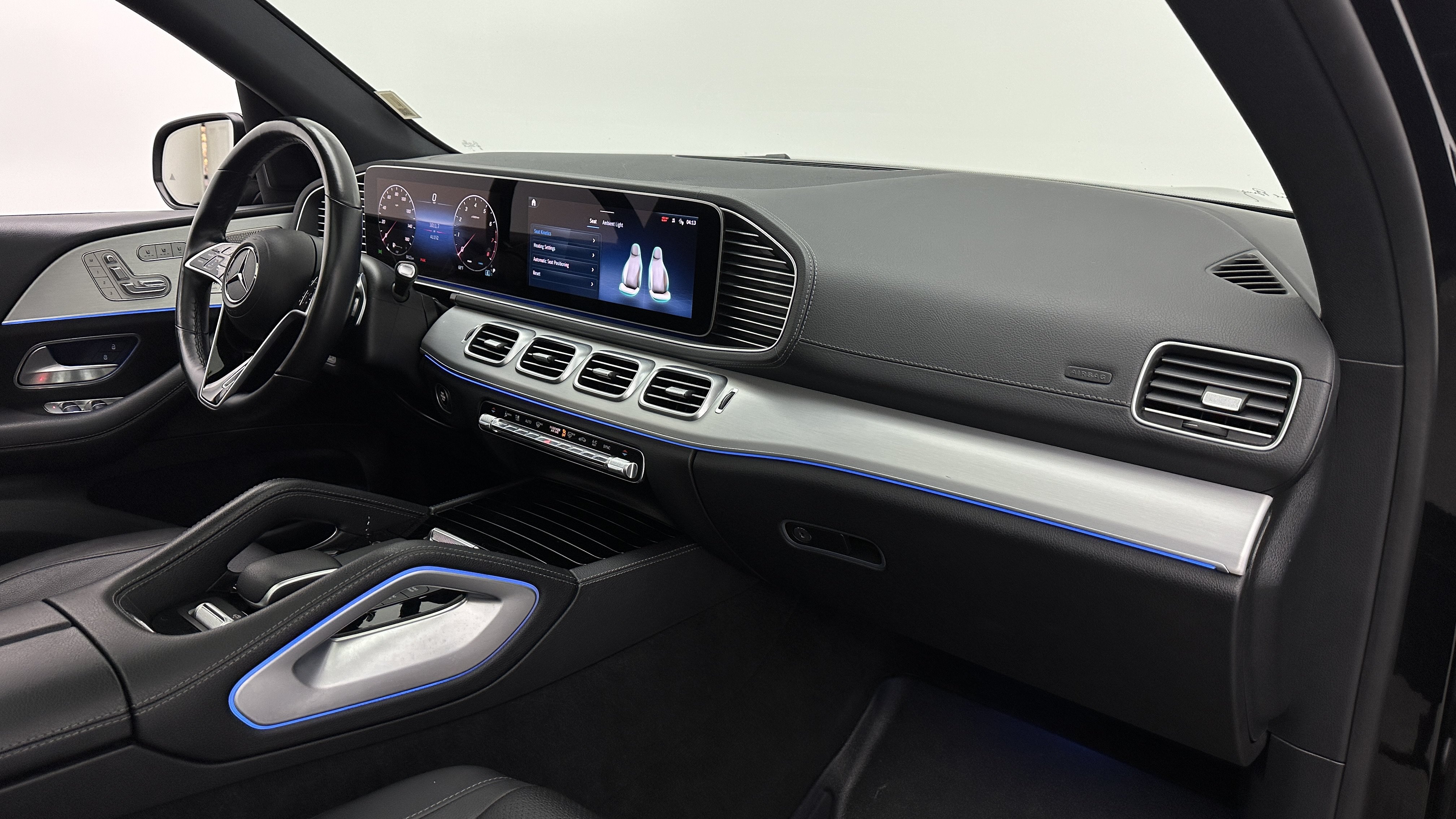 Used 2024 Mercedes-Benz GLS 450 4MATIC image 33
