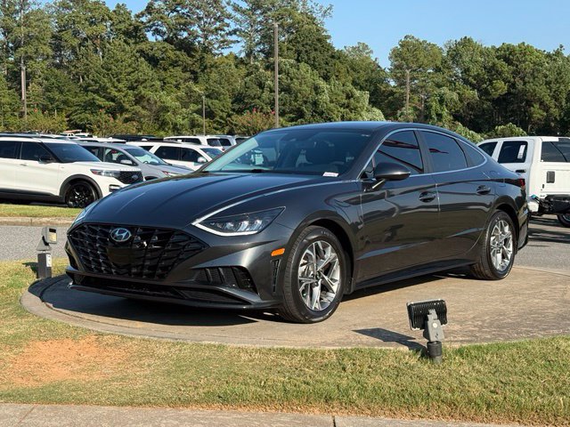 Used 2022 Hyundai Sonata SEL FWD image 3