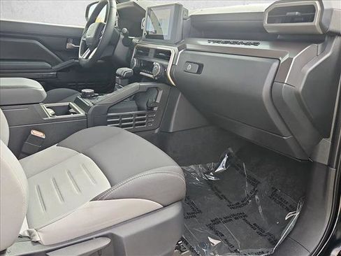 Used 2025 Toyota Tacoma TRD Off-Road image 20