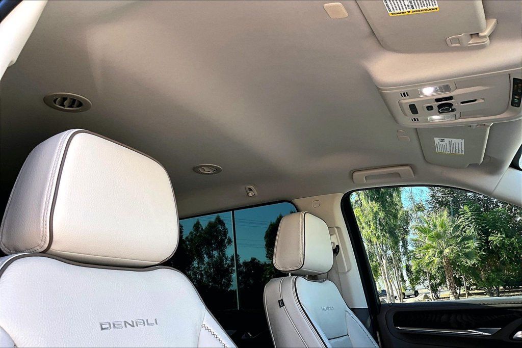 Used 2022 GMC Yukon XL Denali RWD image 14