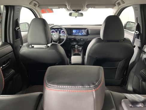 Used 2025 Nissan Kicks SR image 15