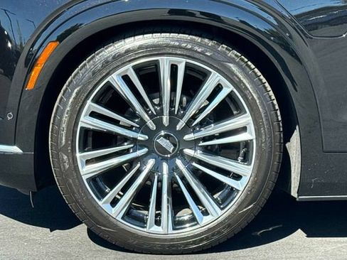 Certified 2026 Cadillac Vistiq Premium Luxury w/ LPO, Floor Liner Package AWD/4WD image 24