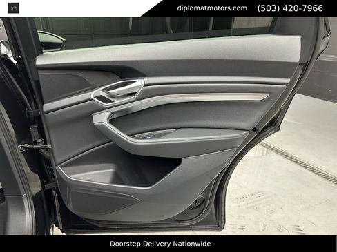 Used 2021 Audi e-tron Premium w/ Convenience Plus Package image 26