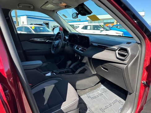 Certified 2025 Chevrolet TrailBlazer LT AWD/4WD image 12