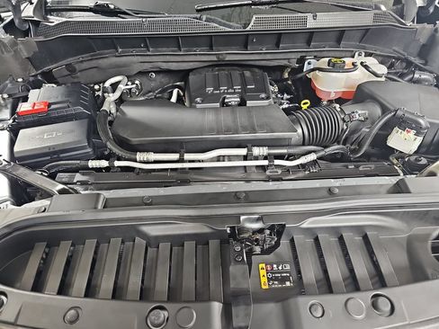 Certified 2024 Chevrolet Silverado 1500 LT AWD/4WD image 35