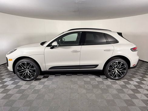 Certified 2026 Porsche Macan image 2