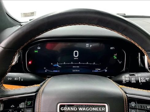 Used 2025 Jeep Grand Wagoneer L Series III w/ Rear-Seat Entertainment Group AWD/4WD image 28