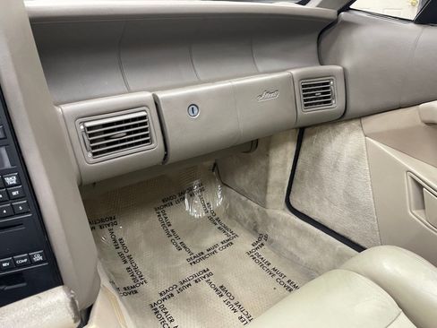 Used 1992 Cadillac Allante FWD image 31