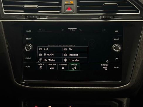 Used 2022 Volkswagen Tiguan SE R-Line image 33