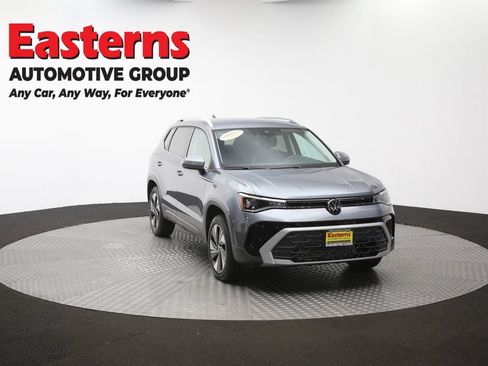 Used 2025 Volkswagen Taos SE AWD/4WD image 49
