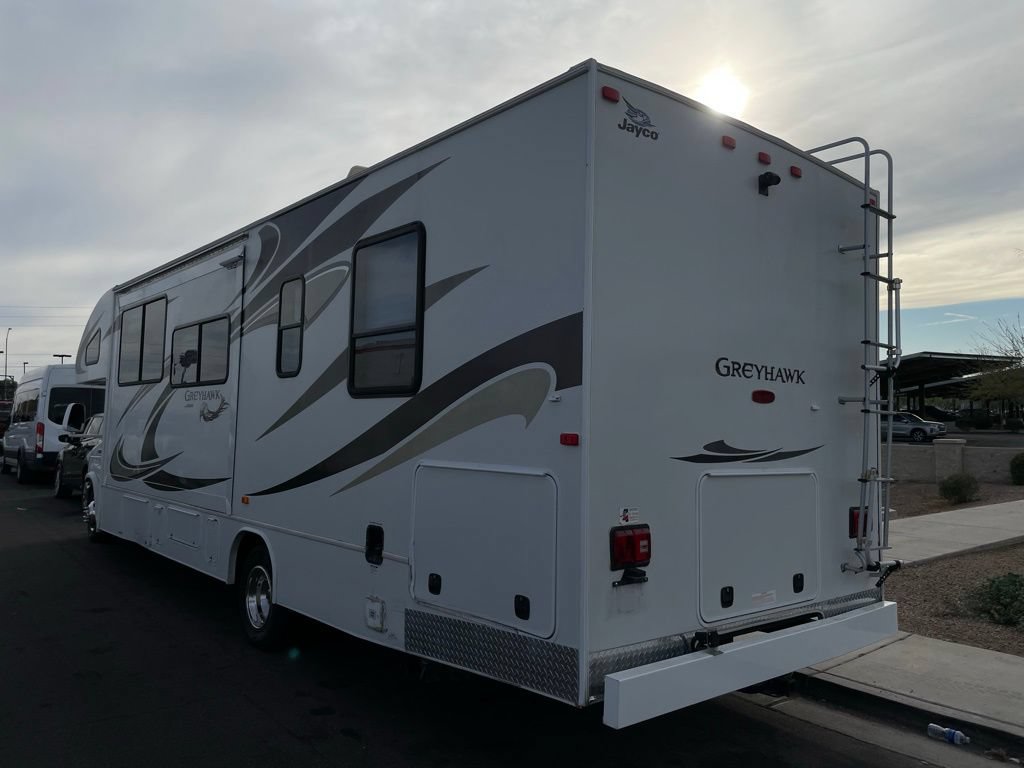 Used 2013 Ford E-450 and Econoline 450 Super Duty w/ Motorhome Prep Pkg RWD image 5