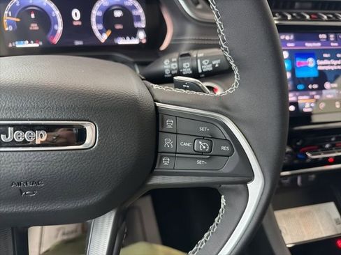 New 2026 Jeep Grand Cherokee L 4WD image 31