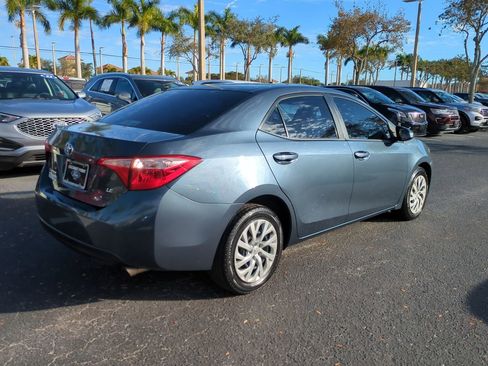 Used 2018 Toyota Corolla LE image 4