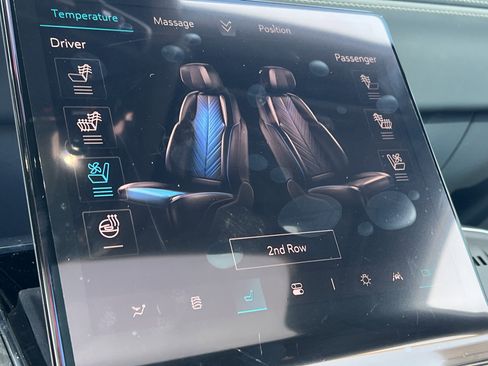 New 2025 Cadillac Escalade IQ Sport 2 w/ LPO, ONYX Package image 31