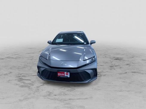 Used 2026 Toyota Camry SE image 5