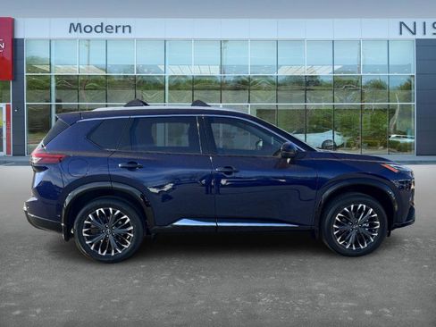 New 2026 Nissan Rogue Platinum image 4