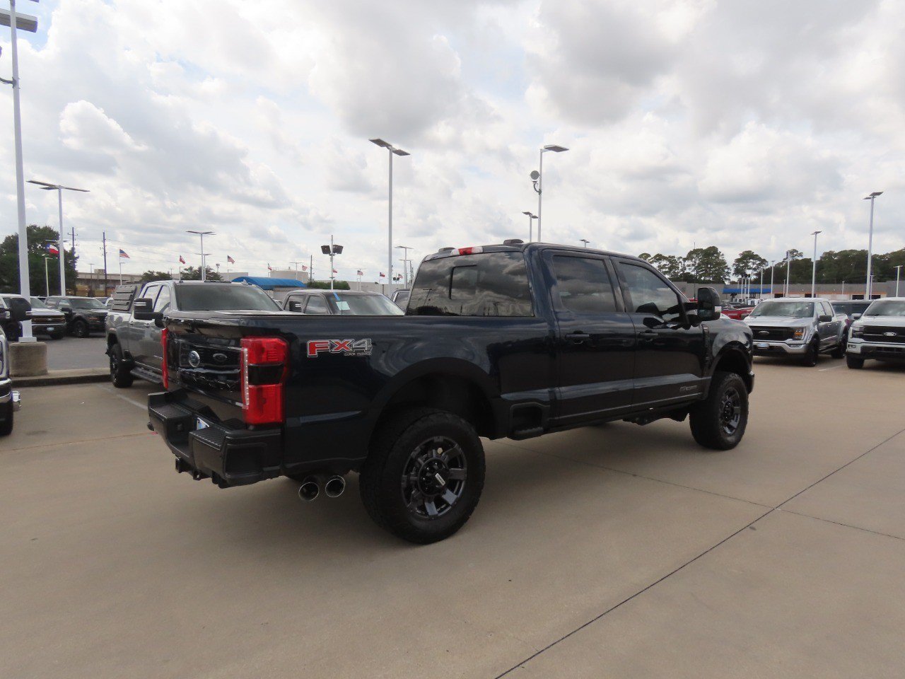 Used 2024 Ford F250 Lariat w/ Lariat Ultimate Package AWD/4WD image 11