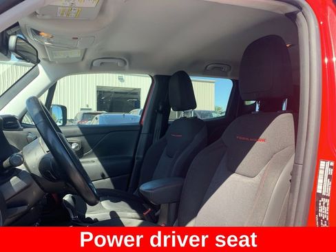 Used 2021 Jeep Renegade Trailhawk AWD/4WD image 9