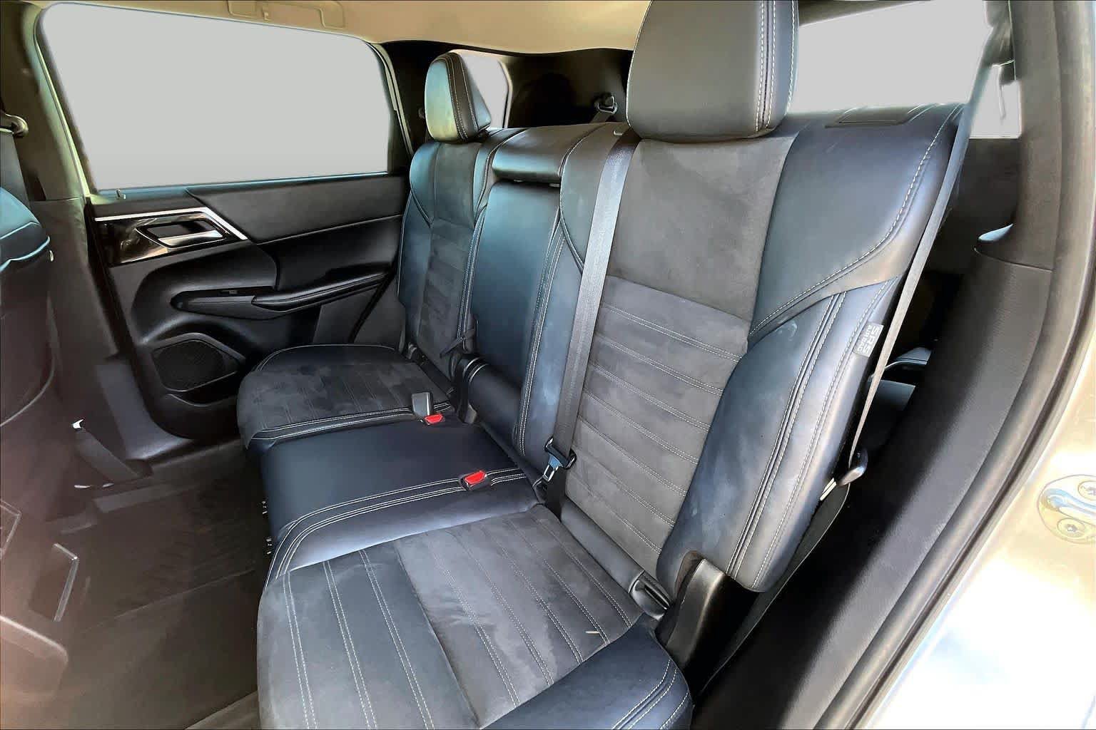 Used 2022 Mitsubishi Outlander SE AWD/4WD image 21
