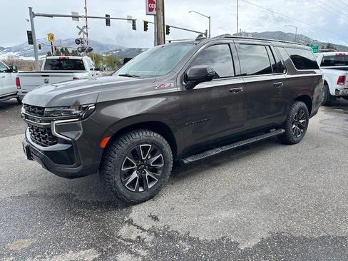 Used 2021 Chevrolet Suburban Z71 w/ Z71 Signature Package AWD/4WD image 5