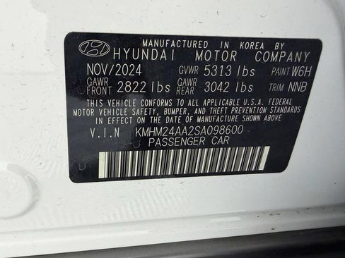 Used 2025 Hyundai Ioniq 6 SE RWD image 33