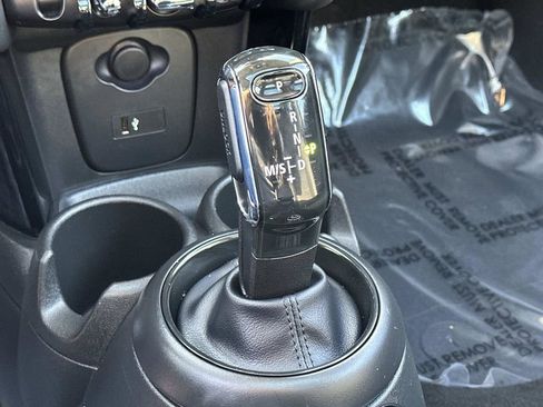 Used 2023 MINI Cooper 2-Door Hardtop image 14