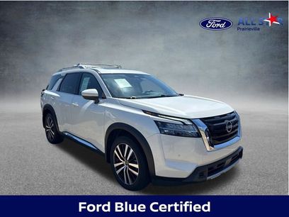 Used 2024 Nissan Pathfinder Platinum w/ Cargo Package