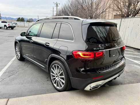 Used 2020 Mercedes-Benz GLB 250 4MATIC w/ AMG Line image 5