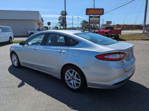 Used 2013 Ford Fusion SE FWD image 6