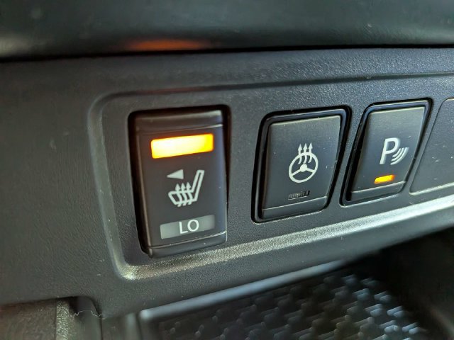 Used 2022 Nissan Frontier SV AWD/4WD image 19
