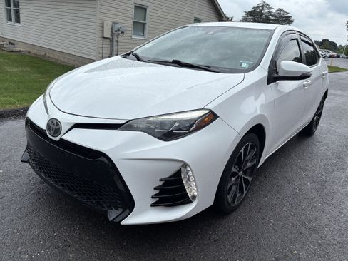 Used 2018 Toyota Corolla SE w/ Carpet Mat Package (TMS) FWD image 8