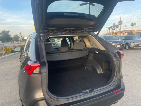 Used 2025 Toyota RAV4 XLE w/ Convenience Package image 36