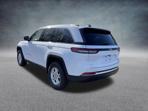 Used 2023 Jeep Grand Cherokee Laredo w/ Luxury Tech Group I AWD/4WD image 7