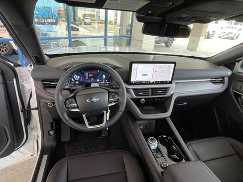 New 2026 Ford Explorer Platinum w/ LUX Leather Package AWD/4WD image 9