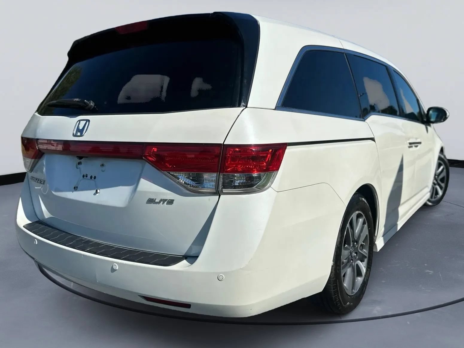 Used 2014 Honda Odyssey Touring image 3