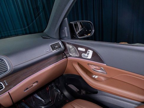 New 2025 Mercedes-Benz GLS 450 4MATIC image 27