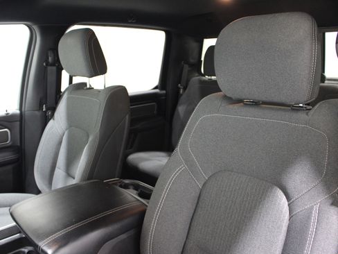 Used 2019 RAM 1500 Big Horn AWD/4WD image 4