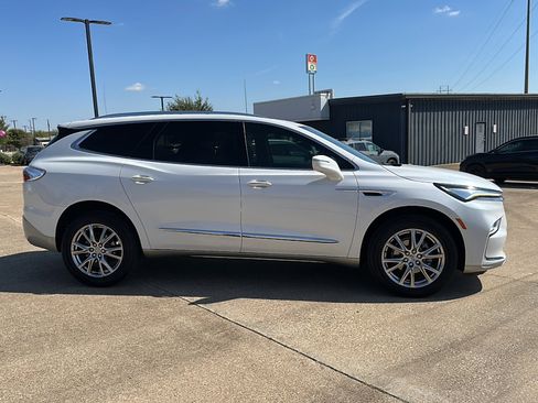 Used 2023 Buick Enclave Premium w/ Experience Buick Package image 9