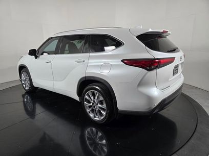 Used 2023 Toyota Highlander Limited