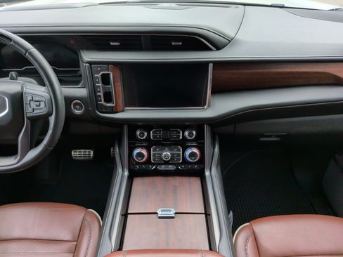 Used 2023 GMC Yukon Denali Ultimate AWD/4WD image 35