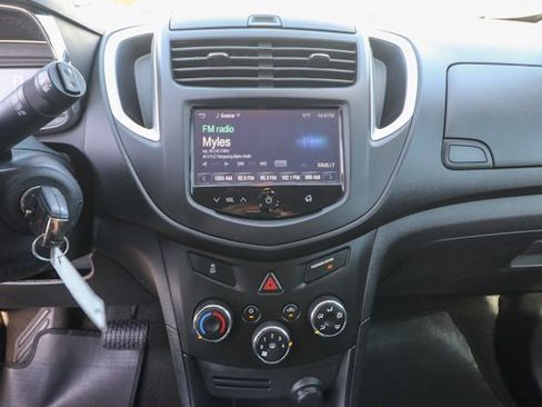 Used 2015 Chevrolet Trax LS image 19