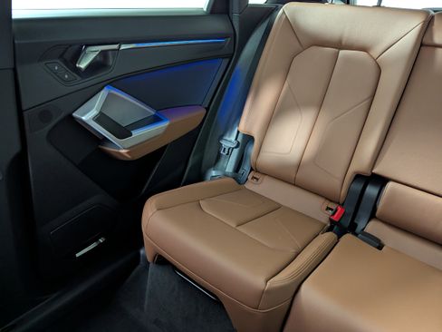 Certified 2024 Audi Q3 2.0T Premium Plus image 12